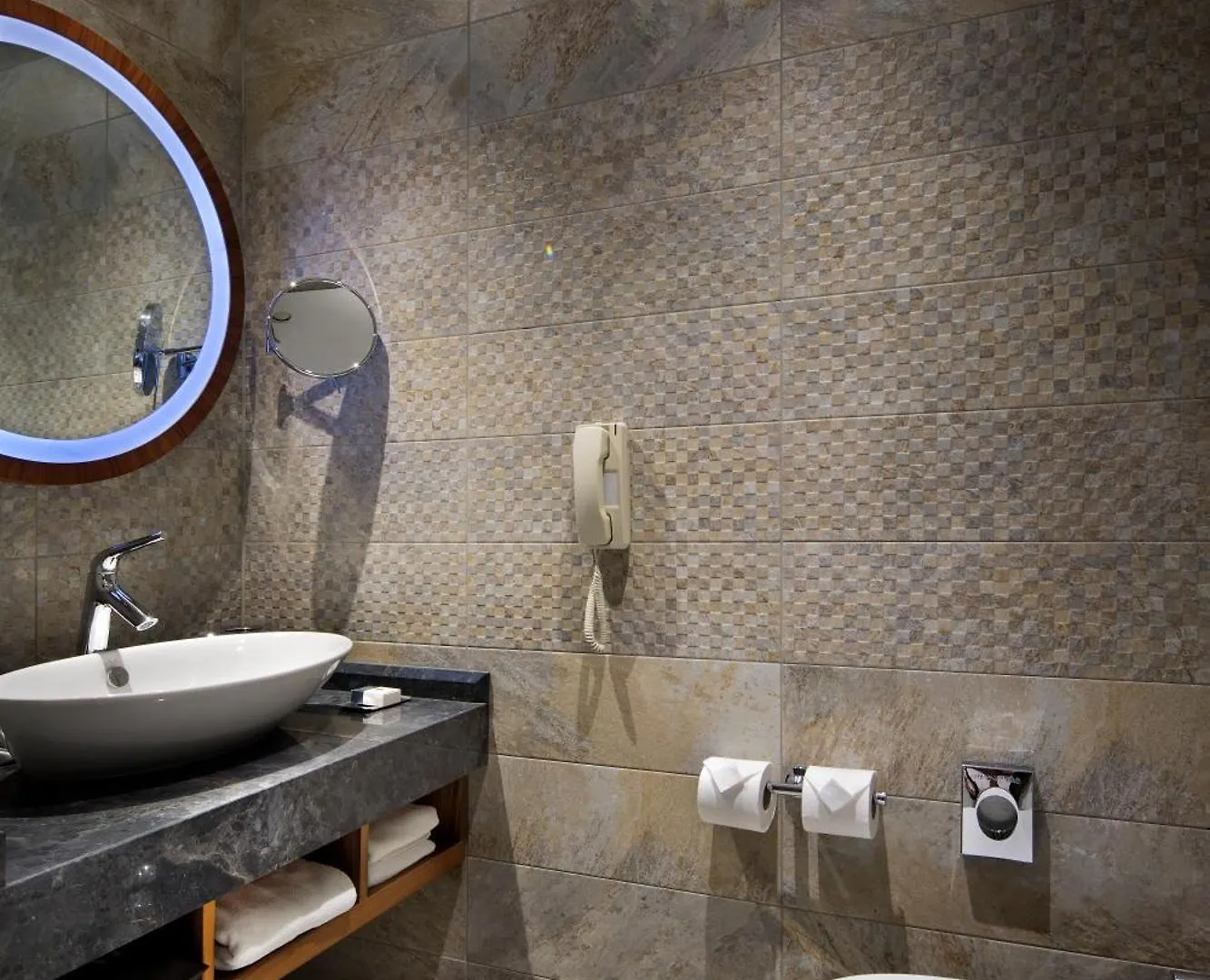 מלון Doubletree By Hilton Istanbul - Piyalepasa 5*,  טורקיה